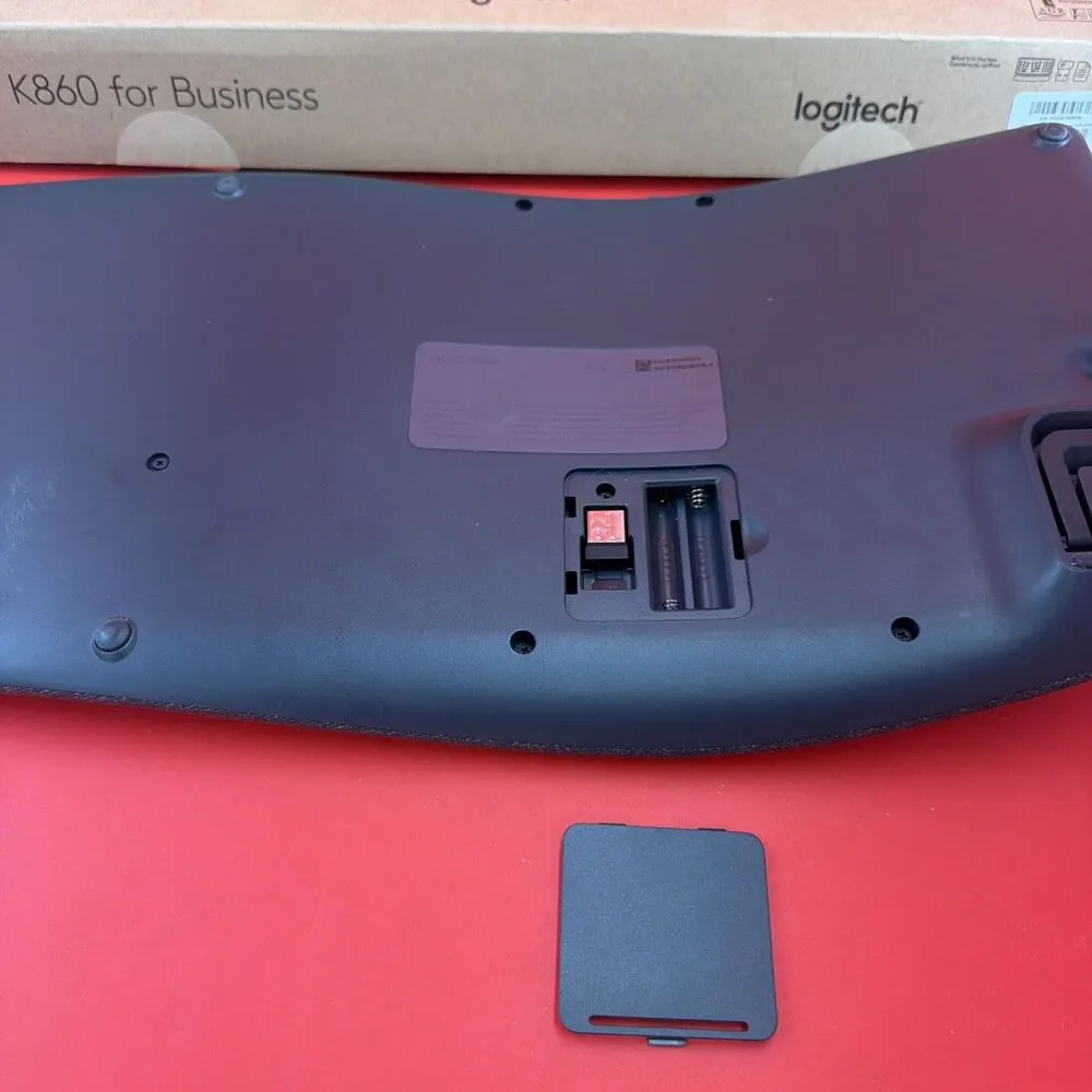 Logitech Ergo K860 Split Ergonomic Keyboard for business- With Dongle Graphite